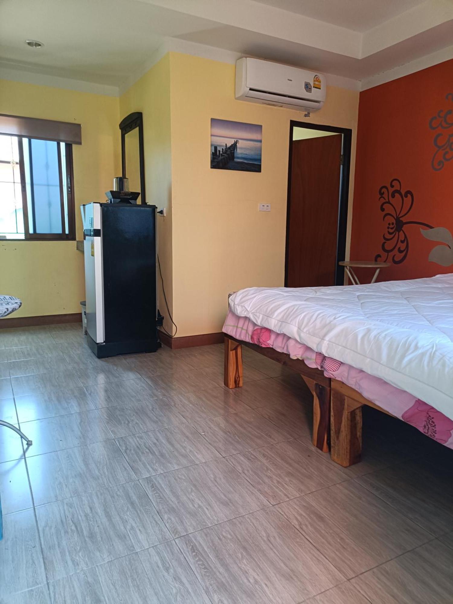 Chill Land House Hotel Bãi biển Bang Tao Ngoại thất bức ảnh