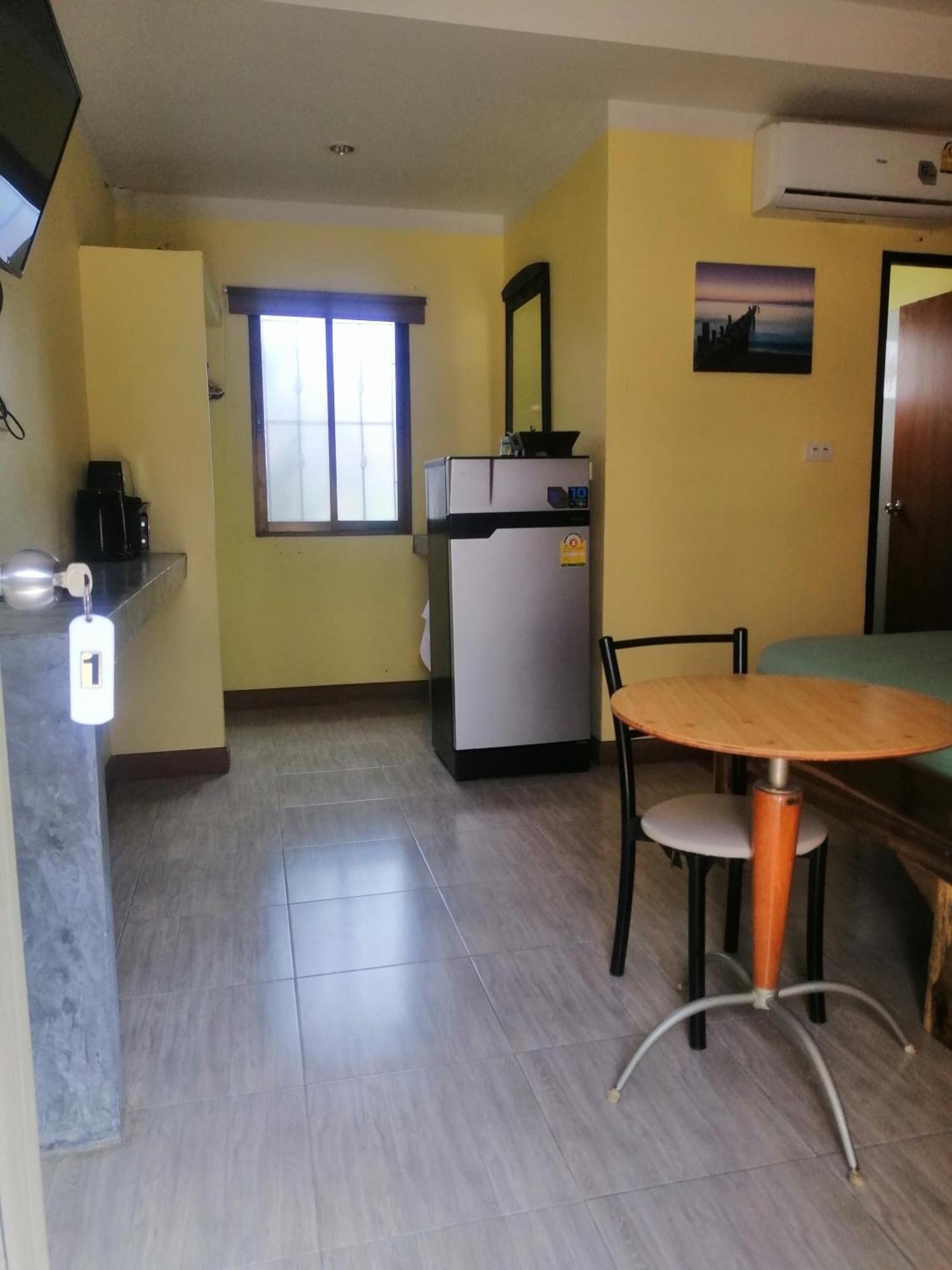 Chill Land House Hotel Bãi biển Bang Tao Ngoại thất bức ảnh