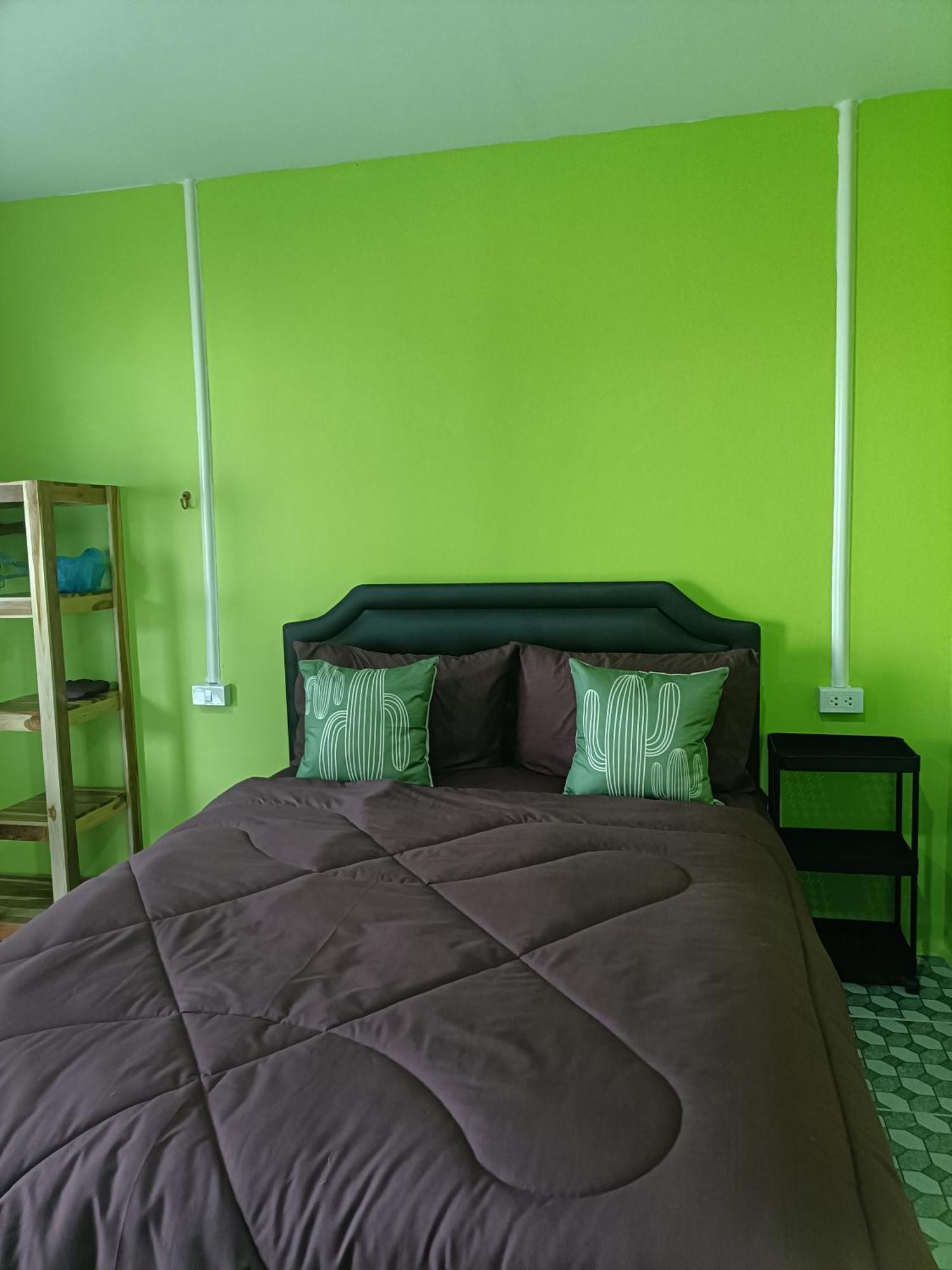 Chill Land House Hotel Bãi biển Bang Tao Ngoại thất bức ảnh