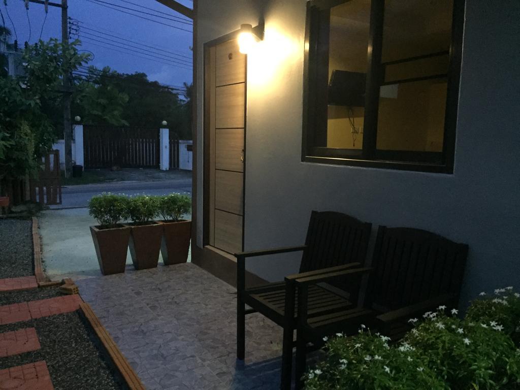 Chill Land House Hotel Bãi biển Bang Tao Ngoại thất bức ảnh