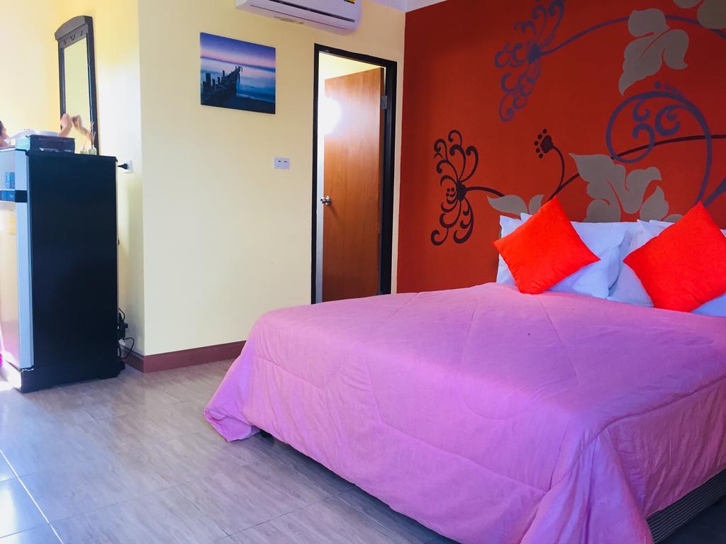 Chill Land House Hotel Bãi biển Bang Tao Ngoại thất bức ảnh