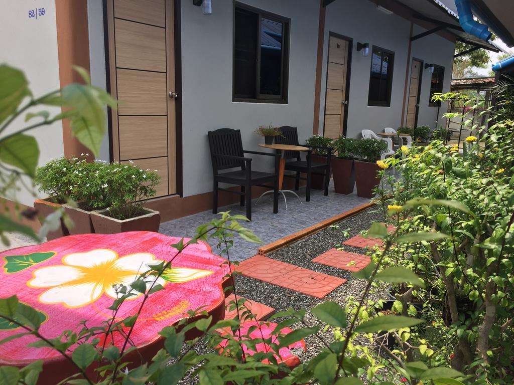 Chill Land House Hotel Bãi biển Bang Tao Ngoại thất bức ảnh