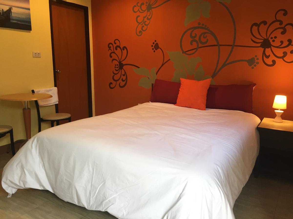 Chill Land House Hotel Bãi biển Bang Tao Ngoại thất bức ảnh