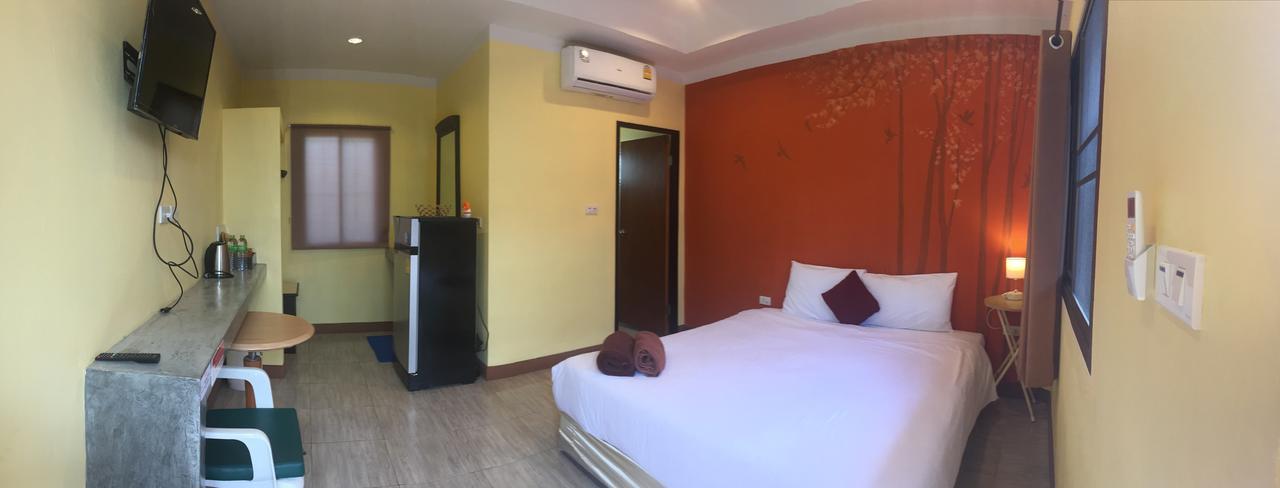 Chill Land House Hotel Bãi biển Bang Tao Ngoại thất bức ảnh